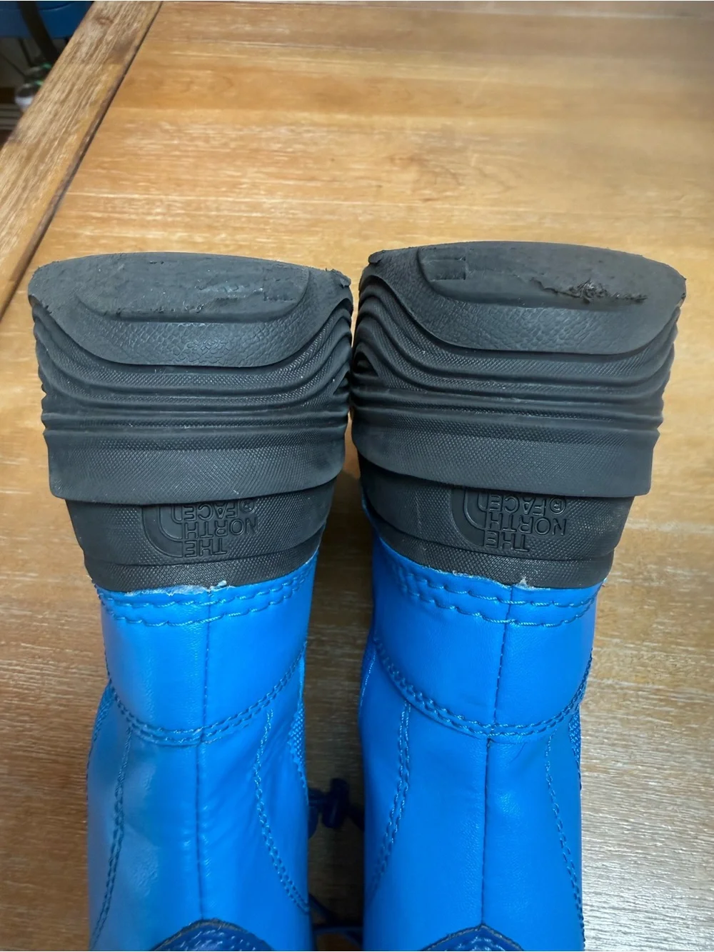 The North‎ Face Kids Alpenglow II Waterproof Snow Boots Size 4